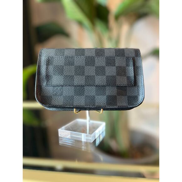 LOUIS VUITTON Damier Graphite Belt Pochette - Picture 2 of 16